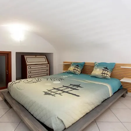 House In The Tower דירה